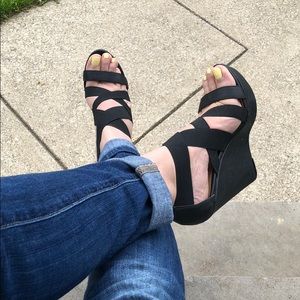 Chinese Laundry wedges